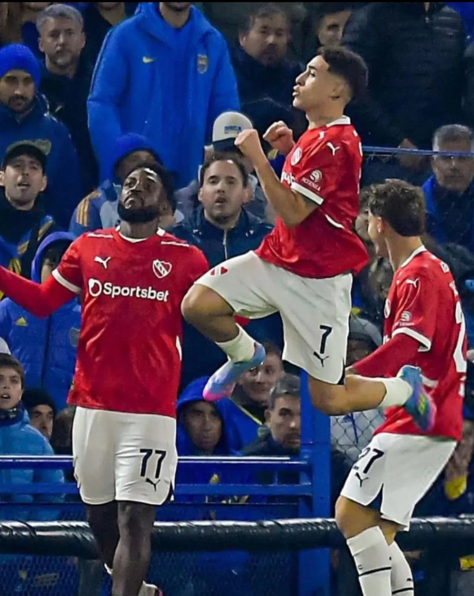 St_teff's tweet image. La racha que no se les cortó es la de ver 7 por todos lados 😂