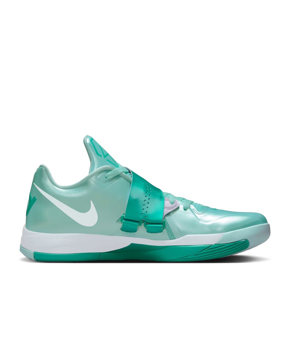 SneakerScouts's tweet photo. Nike Zoom KD 4 'Mint Candy' 

Available via @footlocker |$130| #ad @KDTrey5 @Nike 

>>> https://t.co/PyZm3FBnk1 https://t.co/kTW9ct03c3