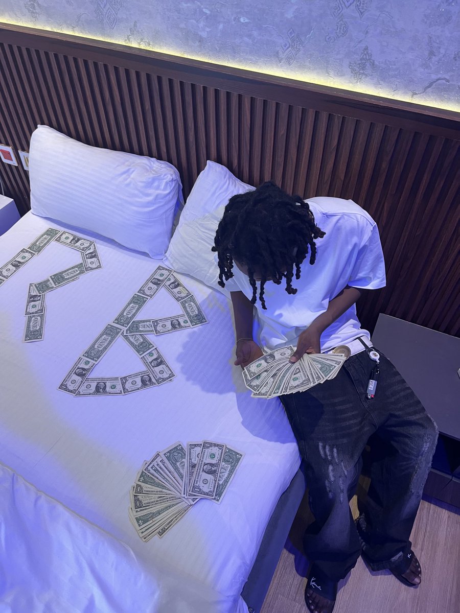 rich4ever0001's tweet photo. And I will never let this disloyal bitch hold me back. https://t.co/iXgtAE1oyv