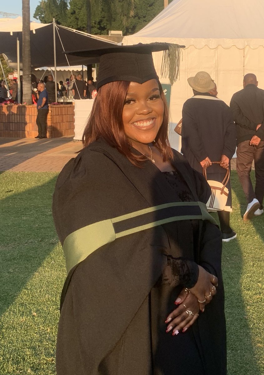 M_Onkaetse's tweet photo. Recently obtained my Master's in Biochemistry (cum laude) https://t.co/jvzXu9eftq