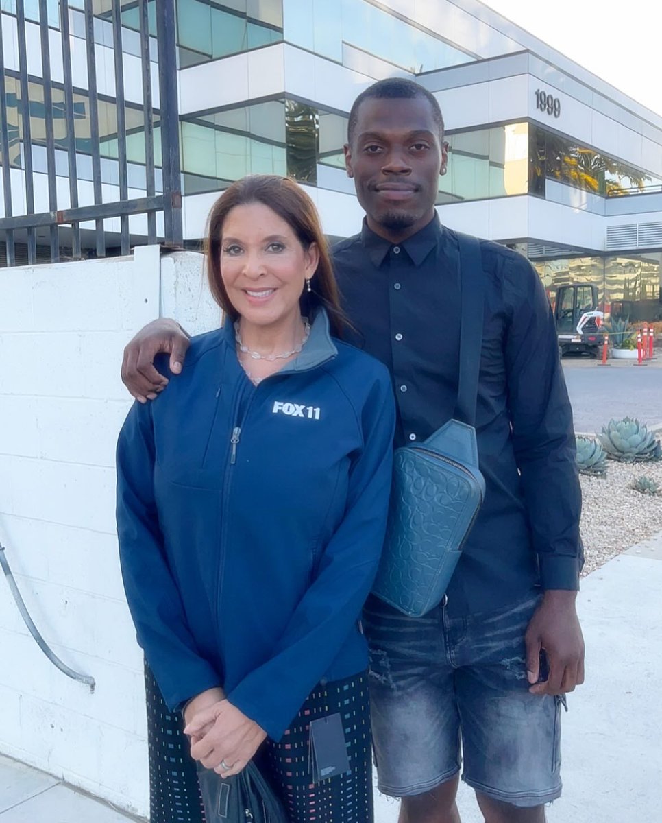 DevineNews's tweet image. Look who came to visit! Great to see #jeremiaharmstead as his jr year in college has ended!
Great to see his progress and focus on his education. He has joined a men’s fraternity under the inspiration of a mentor in Nashville.
Senior year here we come!
@fiskuniversity