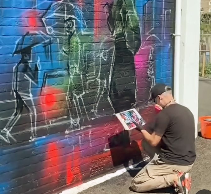 bigbeachcafe's tweet photo. Thank you to @officialfatboyslim who commissioned and generously donated this stunning art installation by @DanKitchener to the people of Brighton and Hove to enjoy and be inspired by!

#streetart #brightonandhove #bigbeachcafe https://t.co/npRaeJd3Rb