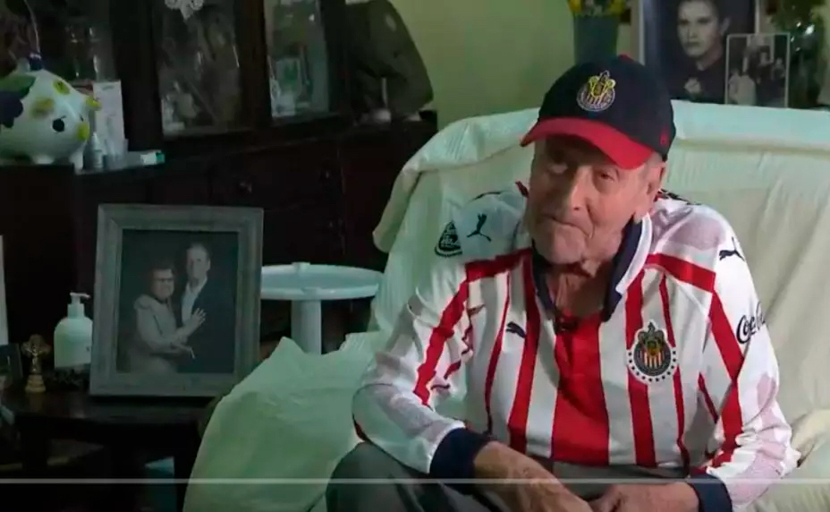pxnchedanny's tweet photo. "Ser aficionado de las Chivas no es estresante"

— Luis González, 23 años de edad. https://t.co/6Jh3otRRak