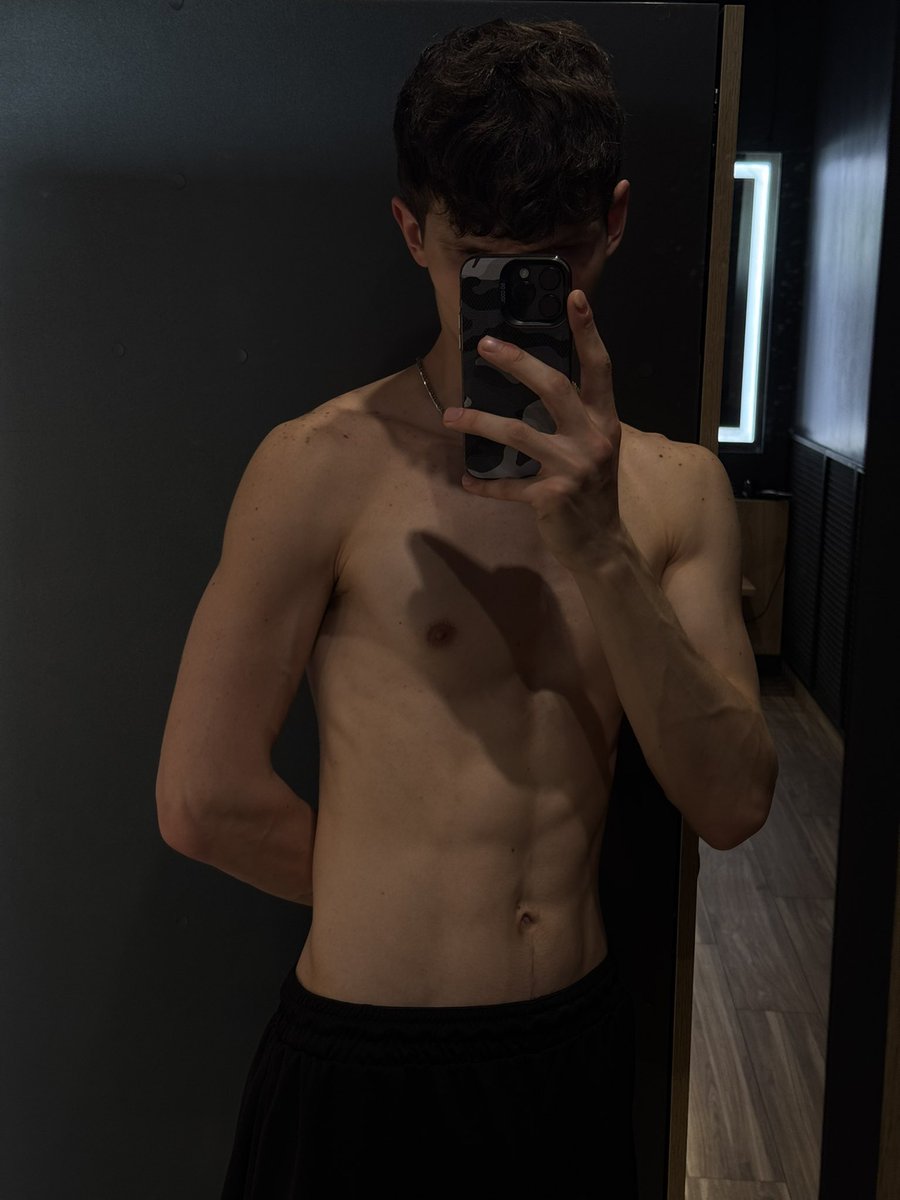 Сірий, як вовк, ауф tweet media