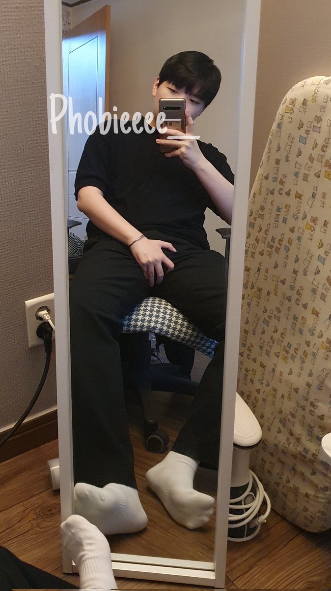 Phobieeee___'s tweet image. 다이어트 해야지..