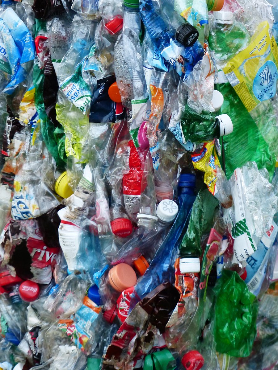 ❓Why do we ask you to squash plastic bottles?
Bottles are cylindrical, they roll on the sorting conveyer belt, making it difficult for the sorting machine to recognise.  Squashing bottles stops them rolling, and helps you to fit more in your recycling bag 😀♻️👍
#MedwayRecycles