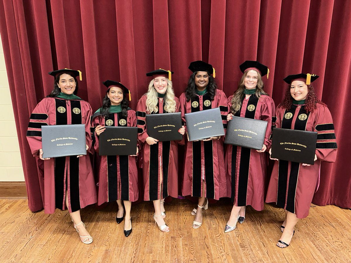 I graduated from medical school! It’s been a long 4 years, but I couldn’t have made it without the support of my friends and family. Growing up in Cuba, I watched my mother provide equal care to every patient, and I knew then that I’d follow in her footsteps! Si se puede 👏🏻