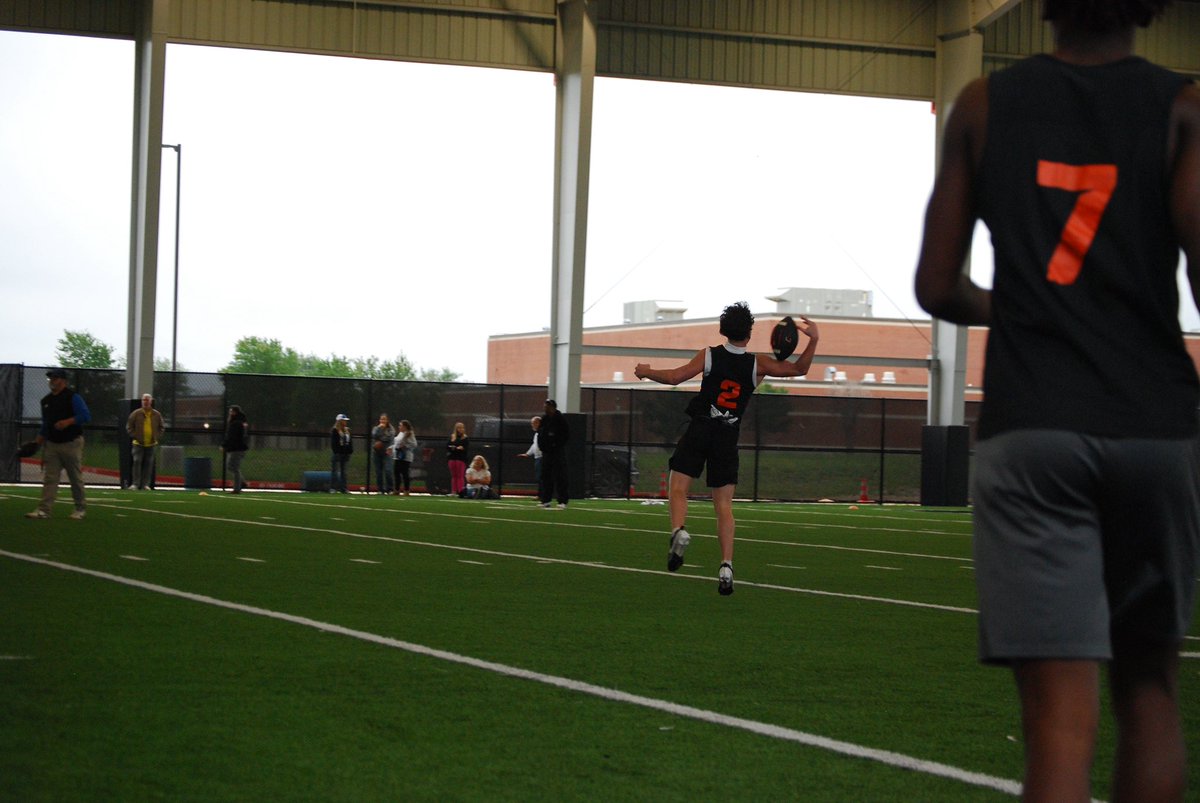 lukahLS2's tweet photo. 7on7 2025 #txhsfb #football #2 https://t.co/G0ISY8VTrc