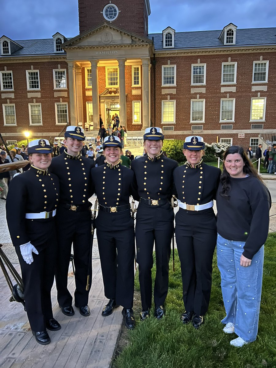 uscga_wbb's tweet image. Sunset Review🌅 and Grad Review🎓! One more day until they graduate!
.
#gocoastguard #legacy