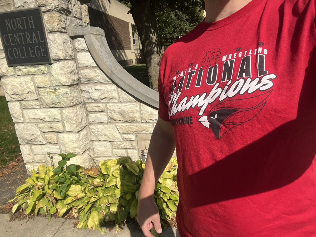 TheSaltyWalkon's tweet photo. It’s a beautiful #TouristTuesday in Naperville! The @NCCwomensWR Cardinals are sending 6 World/National Team hopefuls to  Newark. Wish I could stay longer , but got a meeting in 10 mins. #FearTheBird #wrestlingshirtadayinmay https://t.co/OgF6RywEO6