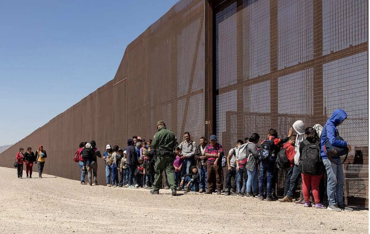 📢 Cosa è successo questa settimana?

📌 Meloni incontra Rama;
📌 La maggior parte degli italiani è contraria ai Cpr in Albania;
📌 La corte Suprema Usa blocca le deportazioni.

👉 openmigration.org/web-review/i-m…