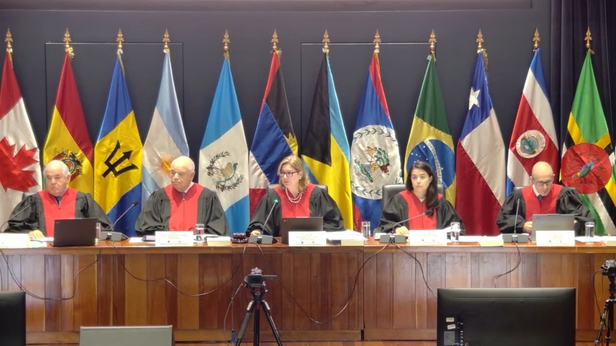 CONAIE_Ecuador's tweet photo. 🔴 #EnVivo | Sigue la audiencia del caso #Salango vs. #Ecuador ante la @CorteIDH.
Tras 20 años de despojo y criminalización, este pueblo milenario continúa su lucha por #JusticiaParaSalango.
La delegación de comuneros de Salango, junto al equipo jurídico de @inredh1 y @CDHPUCE, cuenta con el acompañamiento de la #CONAIE con su presidente @LeonidasIzaEc.
https://t.co/aekFCa6J9c

#CorteIDH #SalangoResiste
