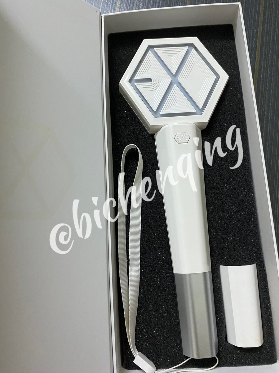 bichenqing's tweet photo. [help rt] wtr want to rent exo lightstick vol.2 (batteries not included) 

💎 RM35/day (depo: RM50 refundable) 

💎 pick up and return at venue! or any lrt station 🚆 DM if interested 🤗

#KAIONinKL #KAIONinMY #SUHOinKL #MeetYourSUperStar #pasarEXO @pasar_EXO https://t.co/UyJyVTJyBX