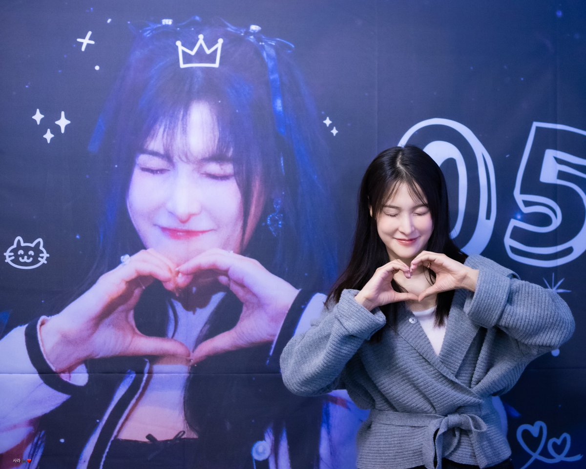for_my_gyuri's tweet photo. 무엇이라 이름할까
무엇이라 노래할까

네가 이 세상에 태어난
이렇게 좋은날

너로 하여금
또 하나의 길이 시작되는
이렇게 좋은 날

-이상룡, 이렇게 좋은 날-

#향기로운_오월의_규리에게
#HappyGyuriDay2025 https://t.co/S0yONO9k6A