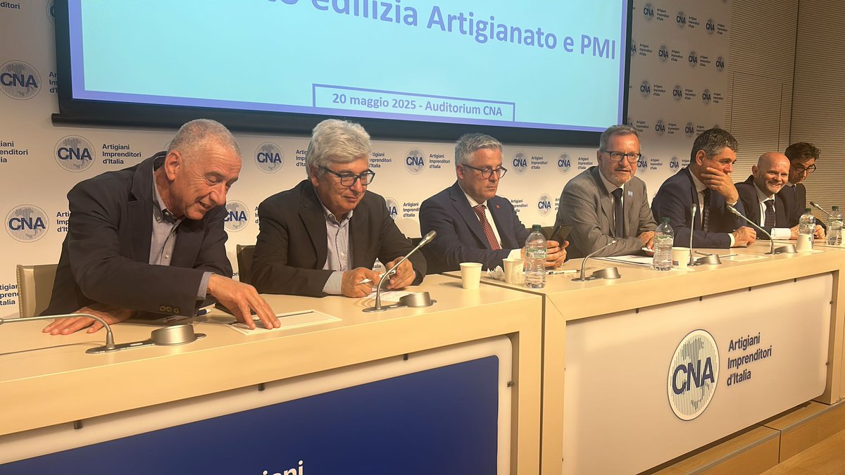 FilcaCisl's tweet photo. Firmato il rinnovo del #contratto #edilizia #artigianato: 178 euro di aumento, +18% sui minimi. Interessa 400mila addetti in 50mila imprese. 

https://t.co/N7Lilxy0U8 https://t.co/PTb7hDqH32
