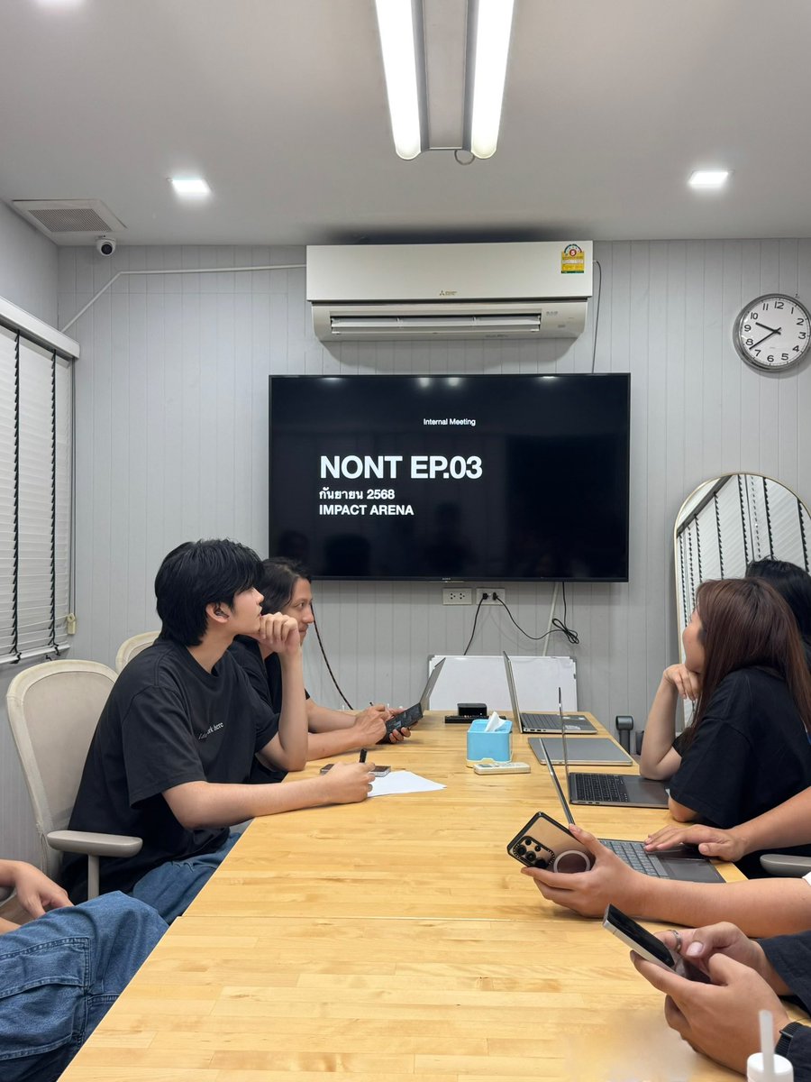 LOVEiS_SHOWBiZ's tweet photo. เพิ่งประชุมเสร็จ
กี่รอบดี บอกหน่อยย??

#NONTTANONT 
#LOVEiSSHOWBiZ 
#LOVEiSENTERTAINMENT https://t.co/2iCu5doiZg