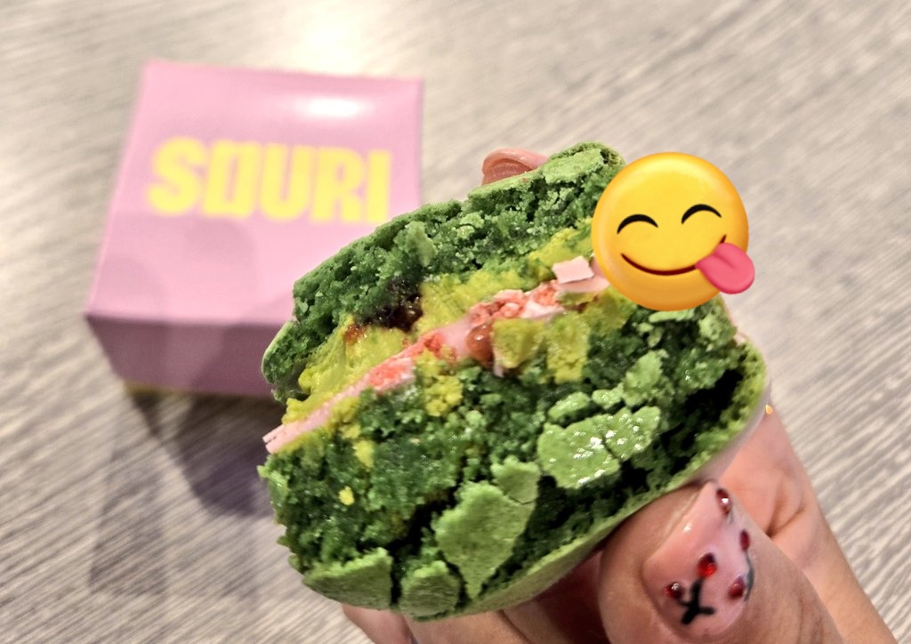 happy22morning's tweet photo. can't decide the best🥹
🍵🍓I tried first was a shock to me because of its sweet&amp;sour😋
Dark matcha has a very strong 🍵 flavor. I can even taste the natural astringency of 🍵, it feels like I'm drinking 🍵 itself😍
 #SouriIntensityLevel 
 #TeamStrongMatcha
 #SOURI  #SOURIBKK https://t.co/KafwTzF8LK