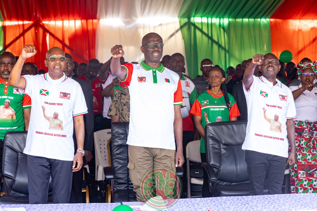 RTNBurundi's tweet image. Le stade Nyarunazi situé en Commune #Busoni accueille ce mardi, 20 mai 2025, le grand rassemblement des Bagumyabanga du @CnddFdd des Communes Busoni et Kirundo. La cérémonie voit la présence du Secrétaire Général du Parti CNDD-FDD, Révérien Ndikuriyo, le Président de l'Assemblée