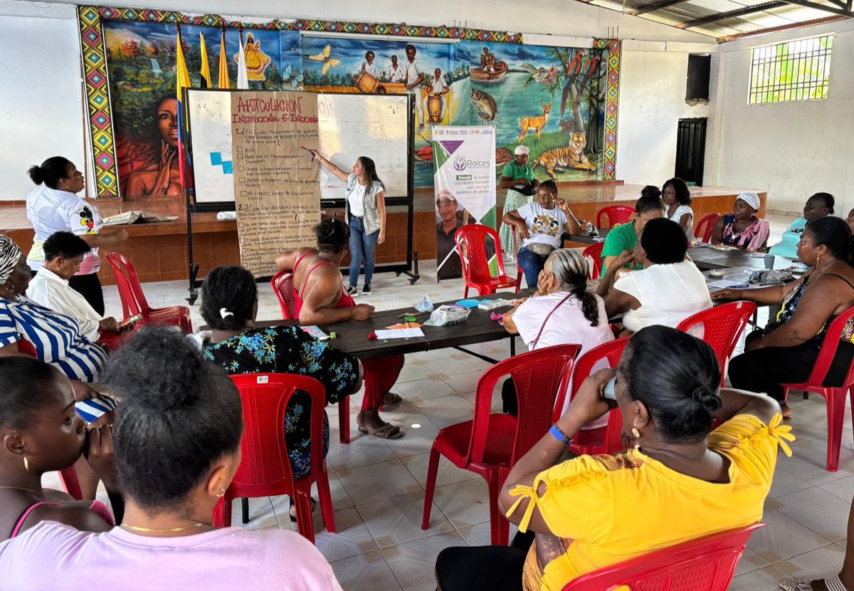 🌱Mujeres en toda su diversidad, de 12 municipios del suroccidente colombiano, fortalecen sus conocimientos y habilidades para la incidencia política en la exigencia de la garantía de sus derechos. Con el proyecto #Raíces🌳, apoyado por <a href="/KOICACOLOMBIA/">KOICA Colombia</a>, las mujeres rurales lideran