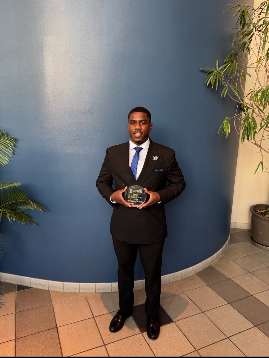 Honored to share that PURE Academy’s own Javarious Smiley was inducted into the 2025 Carson’s Circle at the University of Memphis! 🌟

This prestigious honor recognizes graduating seniors who lead with purpose, serve with heart, and leave campus better than they found it.

Your