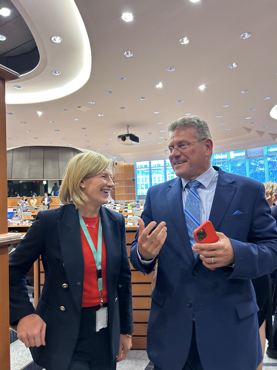 Nina Carberry MEP (@ninacarberry) on Twitter photo It was great to catch up with Commissioner <a href="/MarosSefcovic/">Maroš Šefčovič🇪🇺</a> today and reflect on the positive outcomes of the EU-UK Summit 🇪🇺🇬🇧 It was great to catch up with Commissioner <a href="/MarosSefcovic/">Maroš Šefčovič🇪🇺</a> today and reflect on the positive outcomes of the EU-UK Summit 🇪🇺🇬🇧