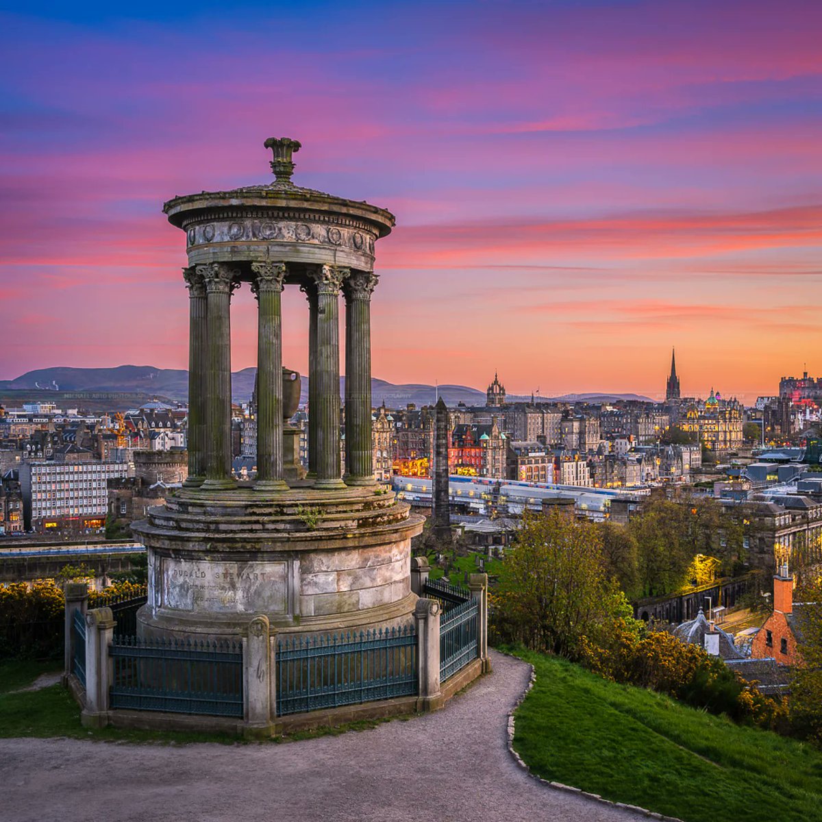 miabid's tweet photo. Sunset vibes from Edinburgh, Scotland 🌞📸. Definitely not a place, where people expect to see beautiful sunsets 😄 https://t.co/EhJewRshrF