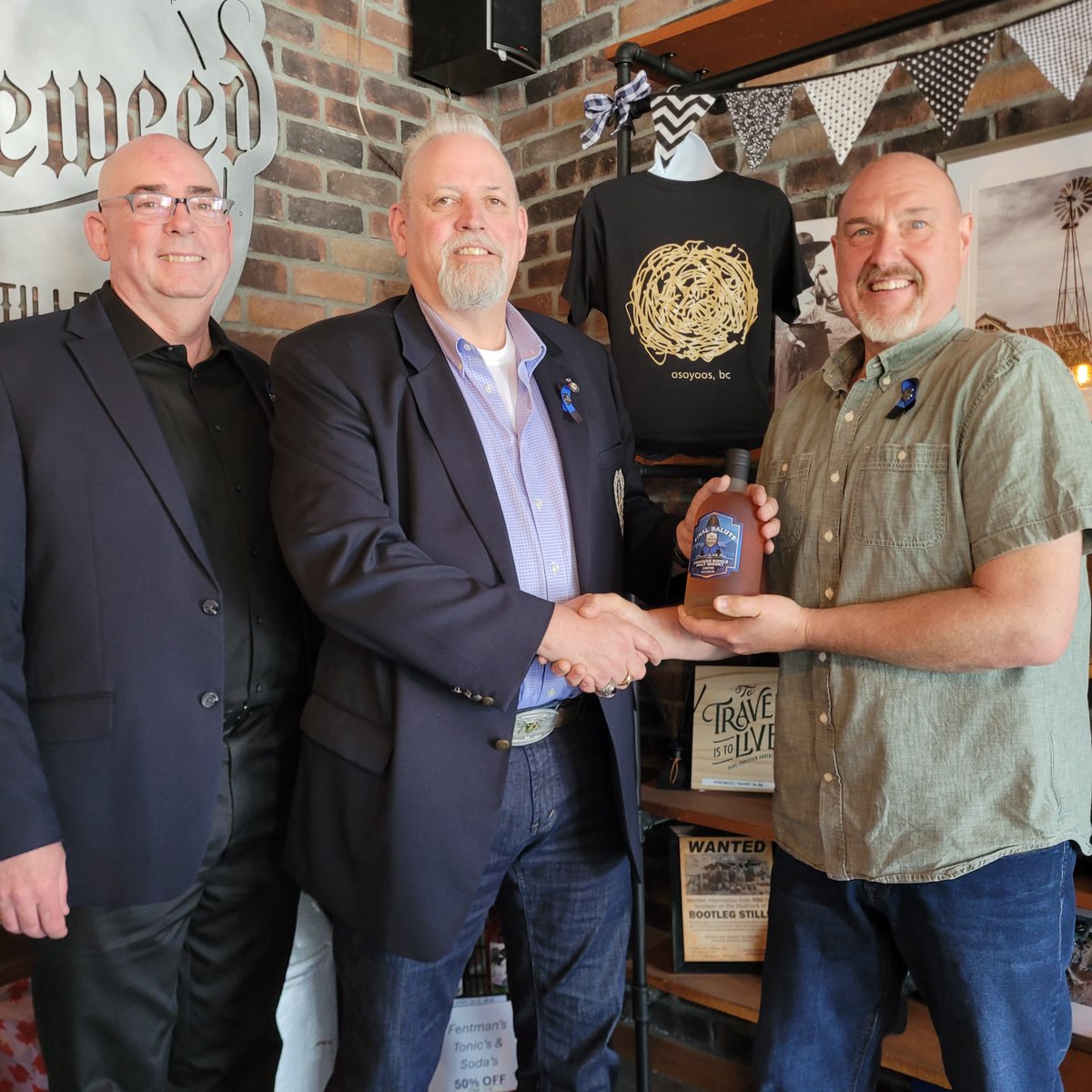 PoliceMemorialRibbon tweet media