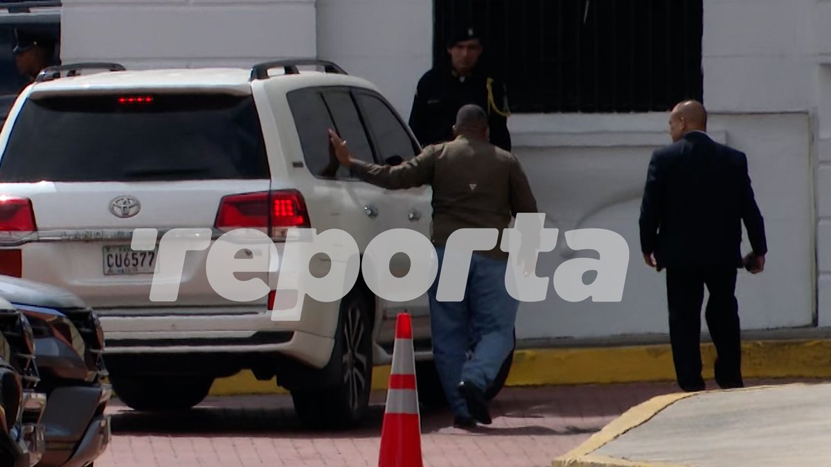 TReporta's tweet photo. Llegan a la Presidencia de la República de Panamá jefes de las distintas bancadas de la Asamblea Nacional para una reunión a la que fueron citados.
Se desconocen los temas a abordar. https://t.co/PobWJ30ple