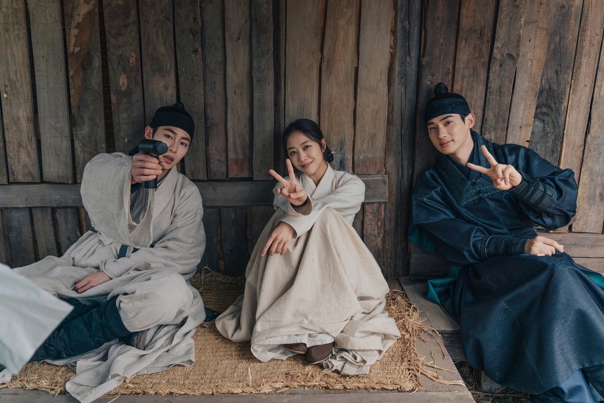 NetflixKR's tweet photo. 그냥 하염없이 눈물이 나~ 
<탄금> 후유증 잠시 내려놓으세요. https://t.co/T5hlP4ChLy
