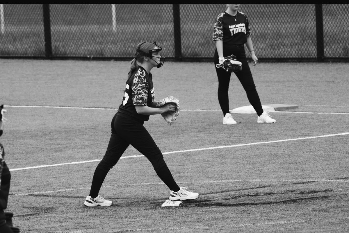 MadisonSnyder35's tweet photo. Last game of the season 7-4 Win!! I had 22 hits this season with a .500 batting average! Let’s Go!!!! @BlueJaysSB @RedFlashSB @UofSSoftball @SBRRetweets @Pitt_SB @Softball_Home @LegacyLegendsS1 @ExtraInningSB @TopPreps https://t.co/76826JF2wq
