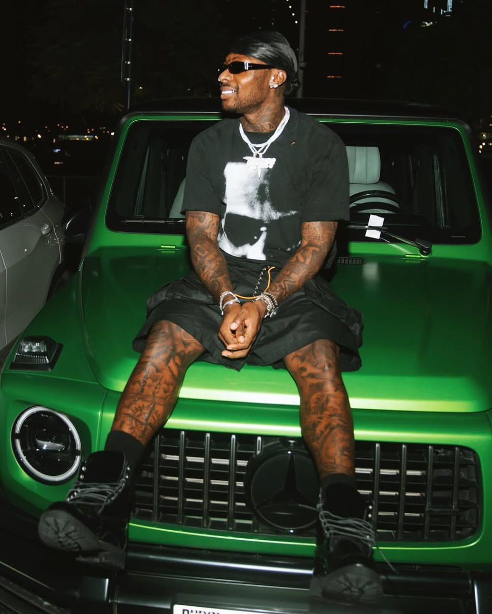 ASAKE_GALLERY's tweet image. Mr money with the vibe till the devil say my name.