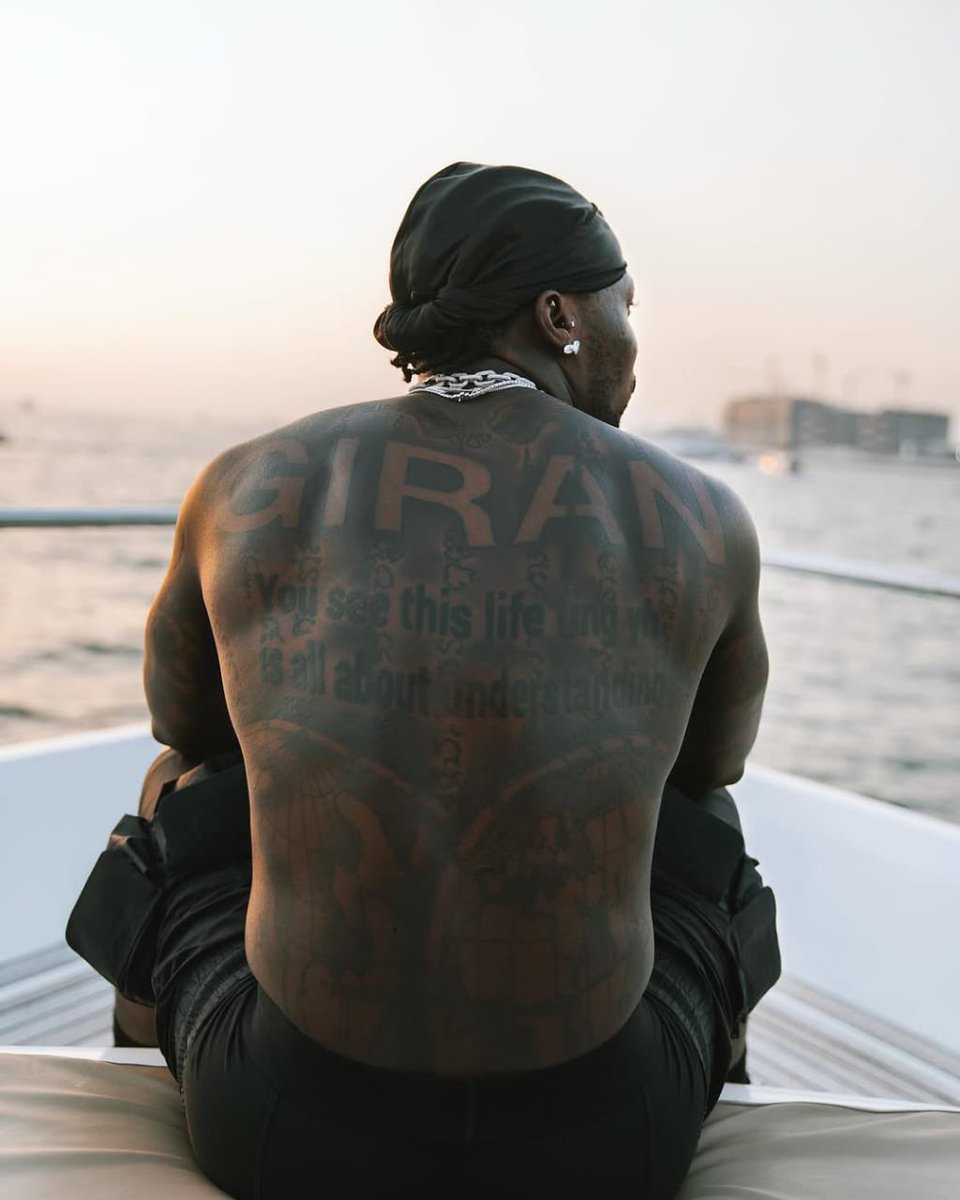 ASAKE_GALLERY's tweet image. Mr money with the vibe till the devil say my name.