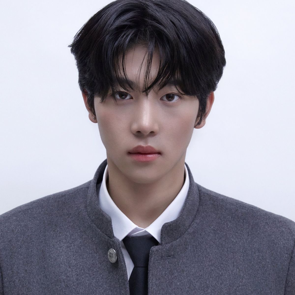 who is park junhwan and why he needs to be banned from the industry ; a thread
