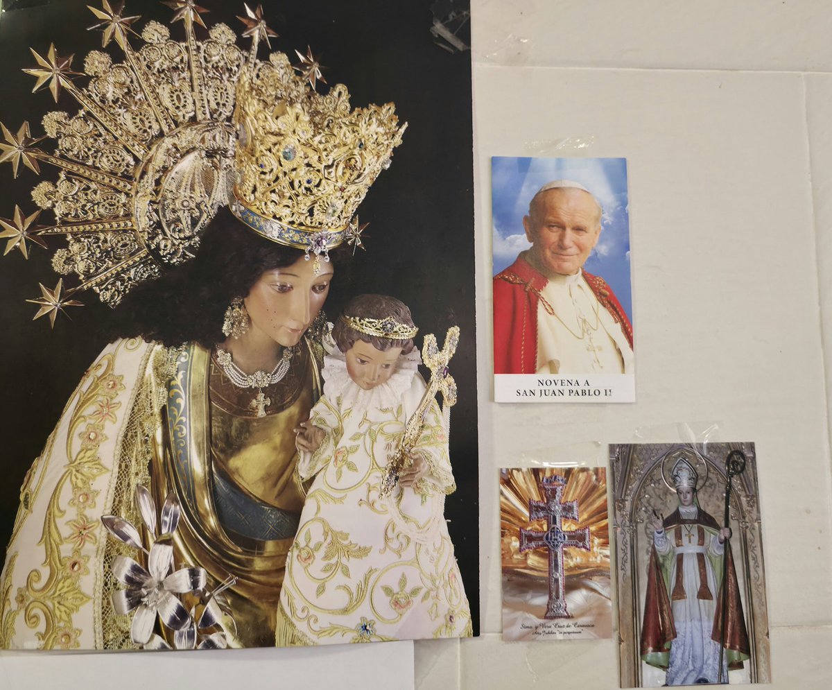Nadie me va a decir lo que puedo o no puedo poner en mi cafetería, si te molesta, ya sabes lo que debes de hacer, yo ni voy a quitar las banderas de España, ni voy a quitar a la Virgen de los Desamparados, ni la Cruz de Caravaca, ni al patrón de mi pueblo, San Blas, y por