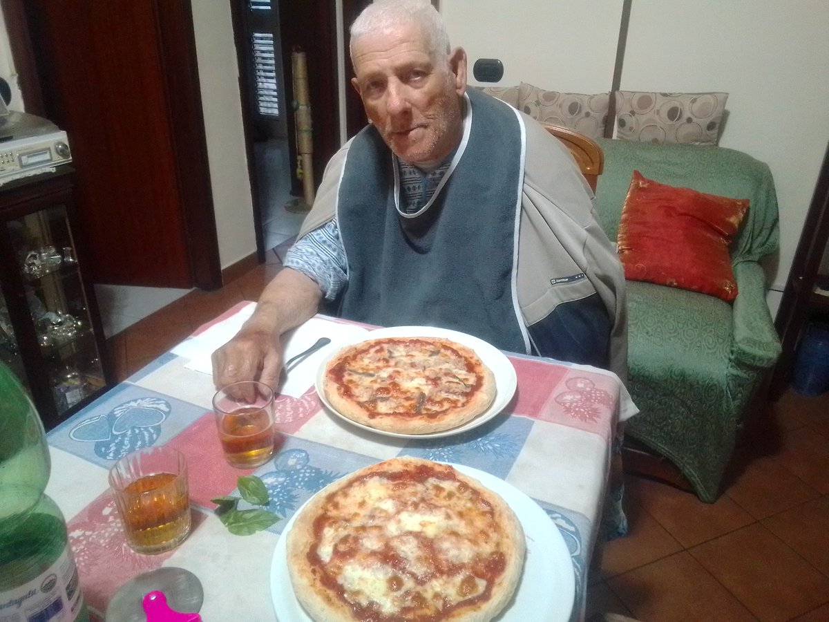 capitanzio's tweet photo. Ogni giorno in più vissuto con te è e sarà un dono meraviglioso.
#dad
#housepizza https://t.co/xO0WDpCEZl