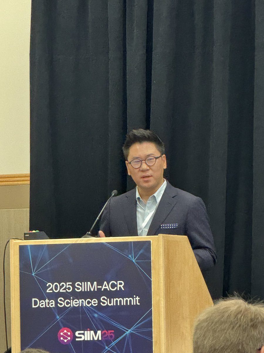 asset25's tweet photo. Kicking off the @SIIM_Tweets-@RadiologyACR Data Science Summit with Dr. Po-Hao Chen and Dr. Woojin Kim 

#DSS25 #YouBelongAtSIIM25 https://t.co/jLijlUHIQc