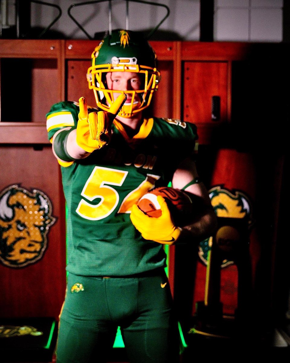 TroyHansen7891's tweet photo. Thrilled to announce I'm officially committed to NDSU for the next four years! Huge thanks to God for this amazing opportunity. Couldn't have done it without my incredible mom, family, and coaches- you guys are the best! @NDSUfootball @NickGoeser @CurtisKrump @SaukCentreFB #btb https://t.co/cLA52iwoZR
