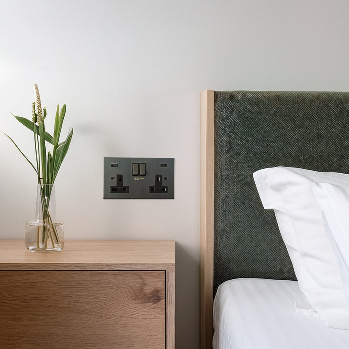 Our Ambassador Classic USB Socket features USB A &amp; C ports. It offers a versatile 3-way function in one elegant unit.

Available in our stunning Jordan Bronze finish, these USB sockets ensure seamless continuity across all your electrical accessories. #EnergyEfficiency #Finishes