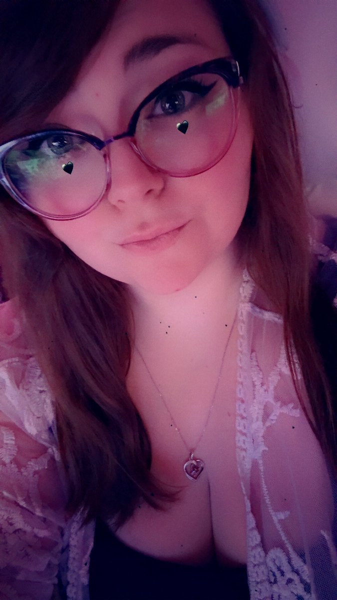 If you are a cutie patootie come to my #stream on #twitch 
twitch.tv/princessgorl