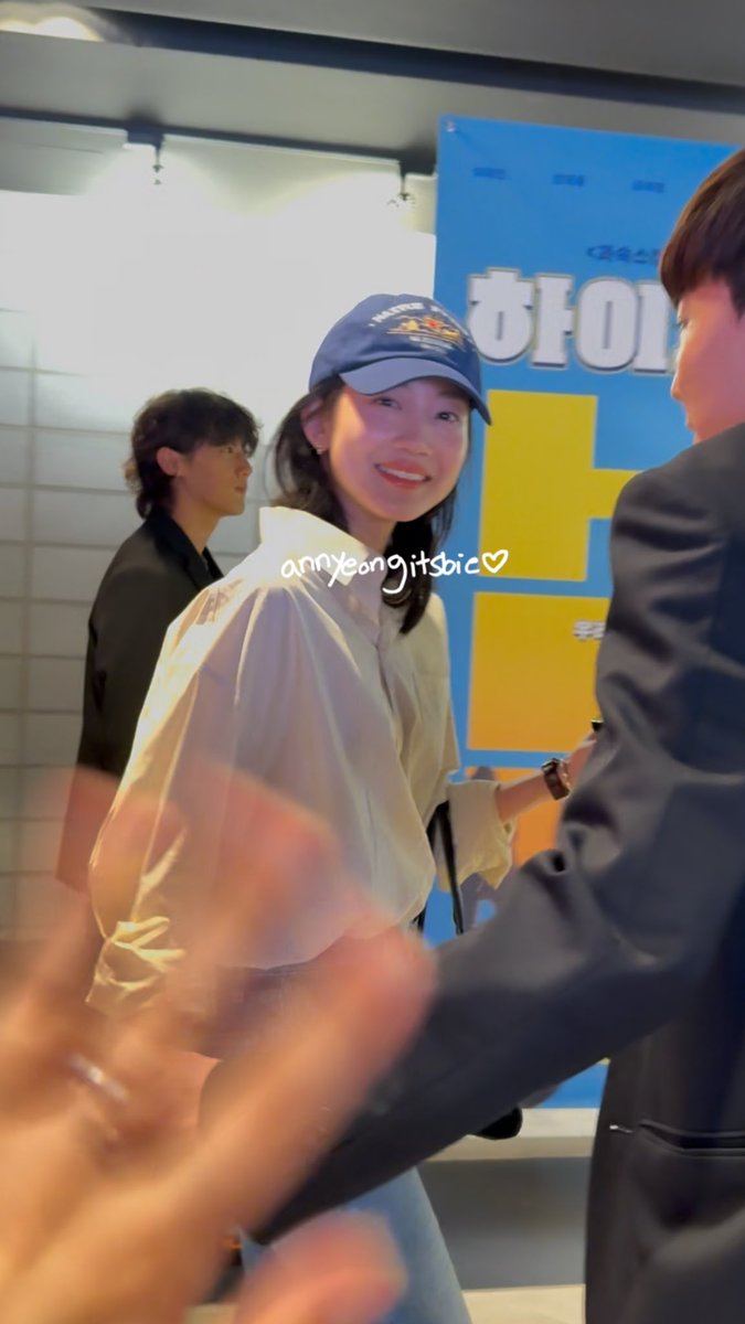 웅니의 말간 얼굴이 너무 좋아