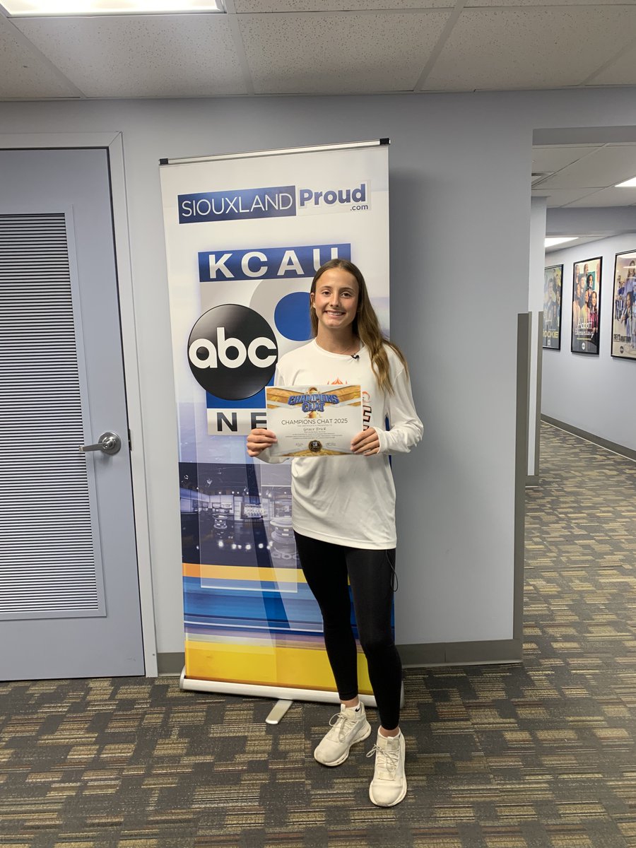 CHAMPIONS CHAT!

Coming off a pair of <a href="/IGHSAU/">IGHSAU</a> State Track titles, <a href="/SCEast_Track/">SC East Track&Field</a>'s <a href="/grace_erick23/">Grace</a> and <a href="/EHS_SCCSD/">East High School | Sioux City, IA</a> coach Joe Glass stopped by for our newest Champions Chat segment!

WATCH HERE ⬇️⬇️
siouxlandproud.com/sports/local-s…