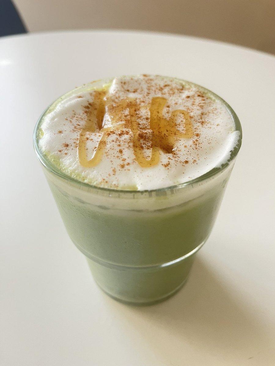 my first attempt at a banana foam matcha latte 😪
