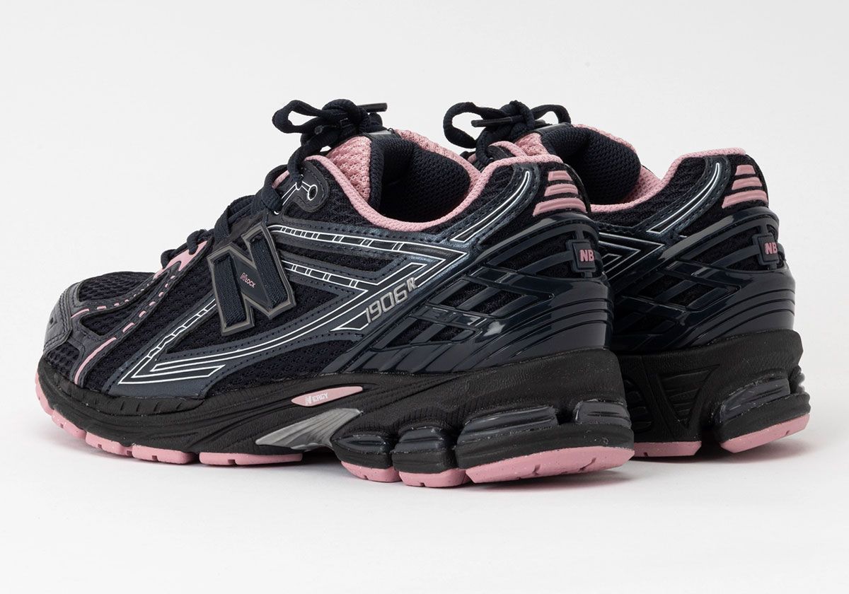 SneakerNews's tweet photo. New Balance 1906R “Eclipse/Pink Taffy/Black Cement” 🍬
Coming soon for $155 👀

Strong GR colorway 💪 https://t.co/rZfUp1GRwb
