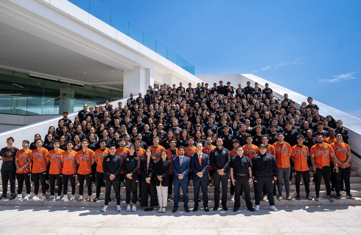 anahuacqro's tweet image. ¡Anáhuac Querétaro presente en la Universiada Nacional 2025! 🦁💪
Da clic para ver cómo vivimos la ceremonia de abanderamiento.
linkedin.com/feed/update/ur…
#OrgulloAnáhuac #SomosAnáhuac #SomosLeones
