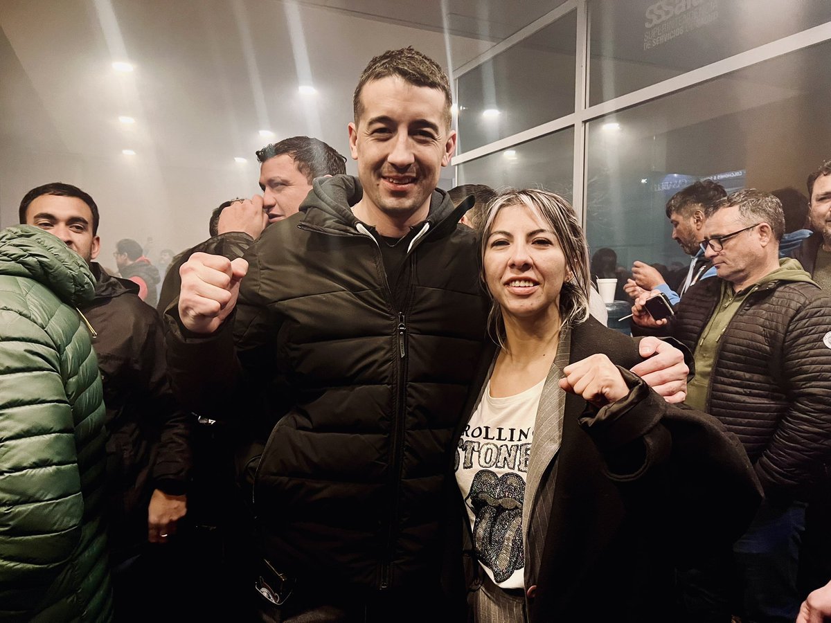 #Ahora 
¡Lealtad petrolera siempre! Acompañamos a nuestro Secretario General del <a href="/sindpetroleros/">Sindicato de Petroleros Privados</a> Marcelo Rucci, siempre junto a la familia petrolera. 💪🏼 

¡Somos sangre negra! #Neuquen