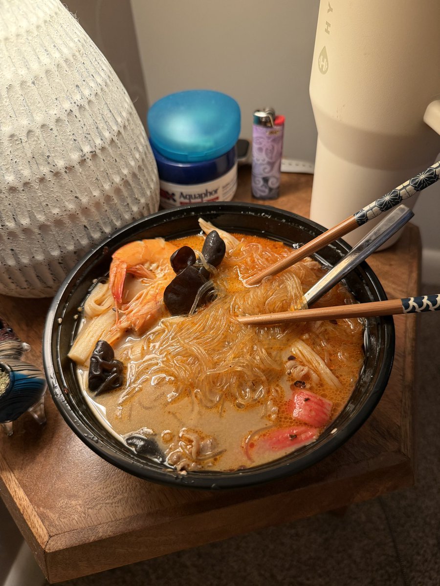 A touch of sun poisoning called for a work from WFH day, cold shower and take home hot pot to heal my dehydrated soul.