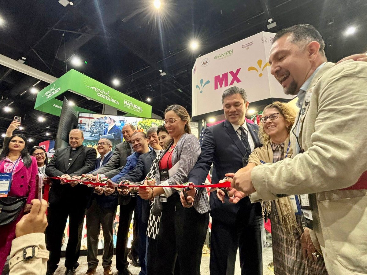 ciesdemex_org's tweet photo. Con líderes de 🇲🇽 y 🇺🇸, se inauguró el pabellón México en #NAFSA2025. 

#CIESDEMEX, con la coordinación de UdeG y la participación de IES públicas y privadas miembros de este consorcio, impulsan la internacionalización y la oferta académica para mexicanos fuera del país. https://t.co/jh7ydFXhV0