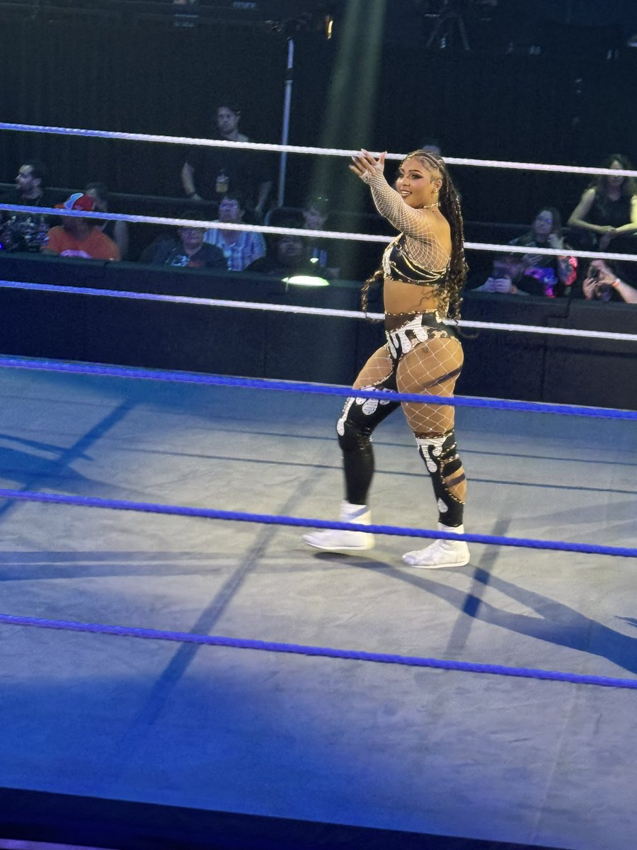 HEYYYYY MS PARKERRRRRR #WWENXT