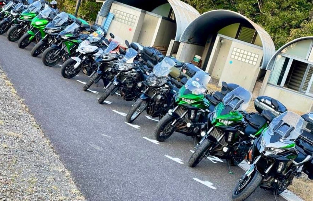 s_ugimoto11san's tweet image. ▪️カワサキプラザMCS様公認▪️
▪️『全国ヴェルシスミーティング』開催！
MCS詳細はカワサキプラザMCS垢をチェック！
▪️9月21日和歌山マリーナシティ
ヴェルシス全排気量対象。イベント会場に一番近いエリアの中に『ヴェルシスエリア』が設置されます。ぜひ！
#カワサキプラザMCS
#ヴェルシス
#Versys