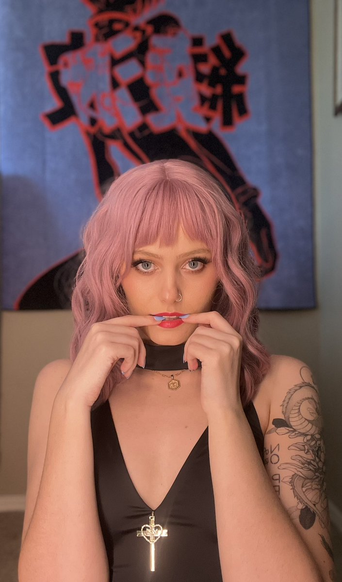 Blissbubblesbb's tweet photo. Bliss kiss 💋 just having some fun in a wig on my socials 🫧 https://t.co/2cnwfq8zSY